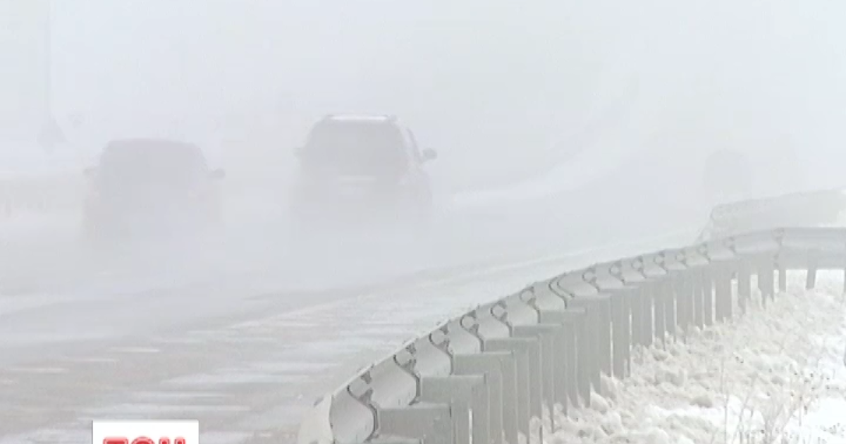 ДАІ закликає водіїв утриматися від поїздок через туман і ожеледь