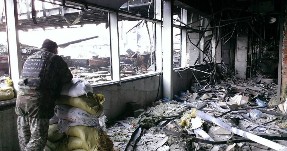 "Кіборги" героїчно захищають аеропорт