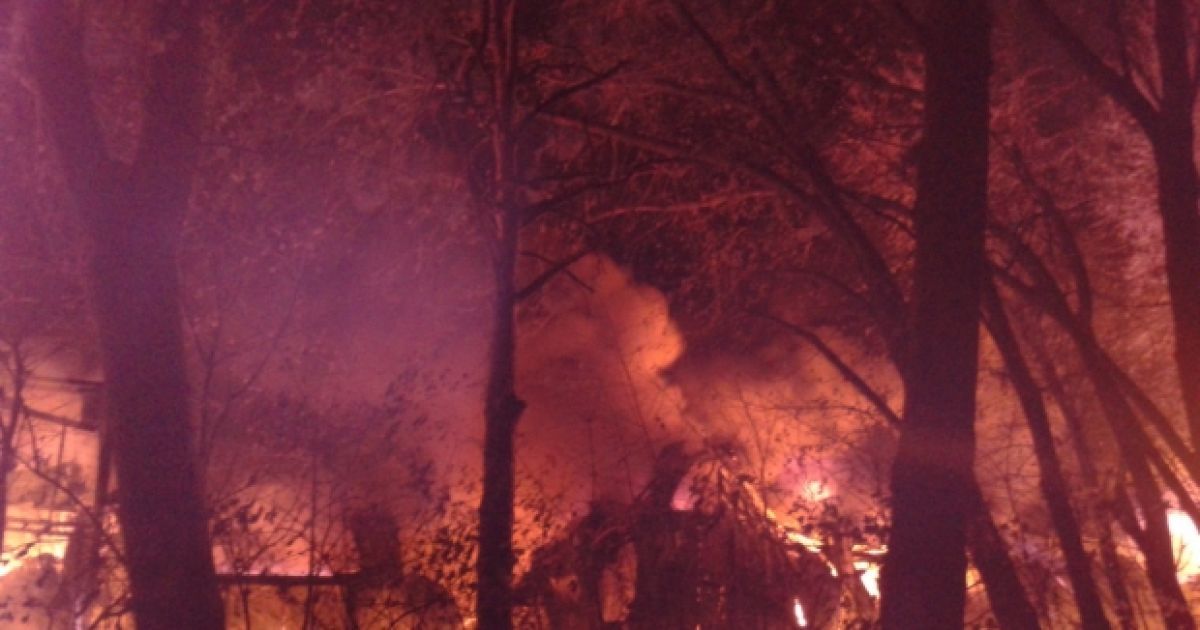Пожежу намагаються погасити 15 одиниць спеціальної техніки
