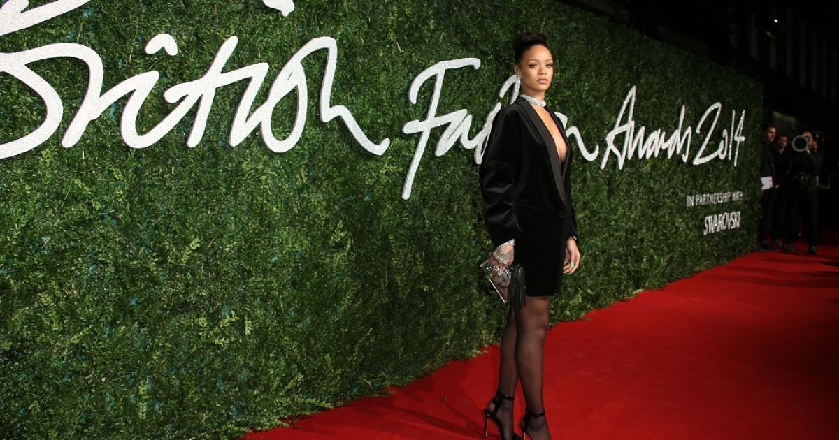 Рианна выбрала смелый образ на British Fashion Awards