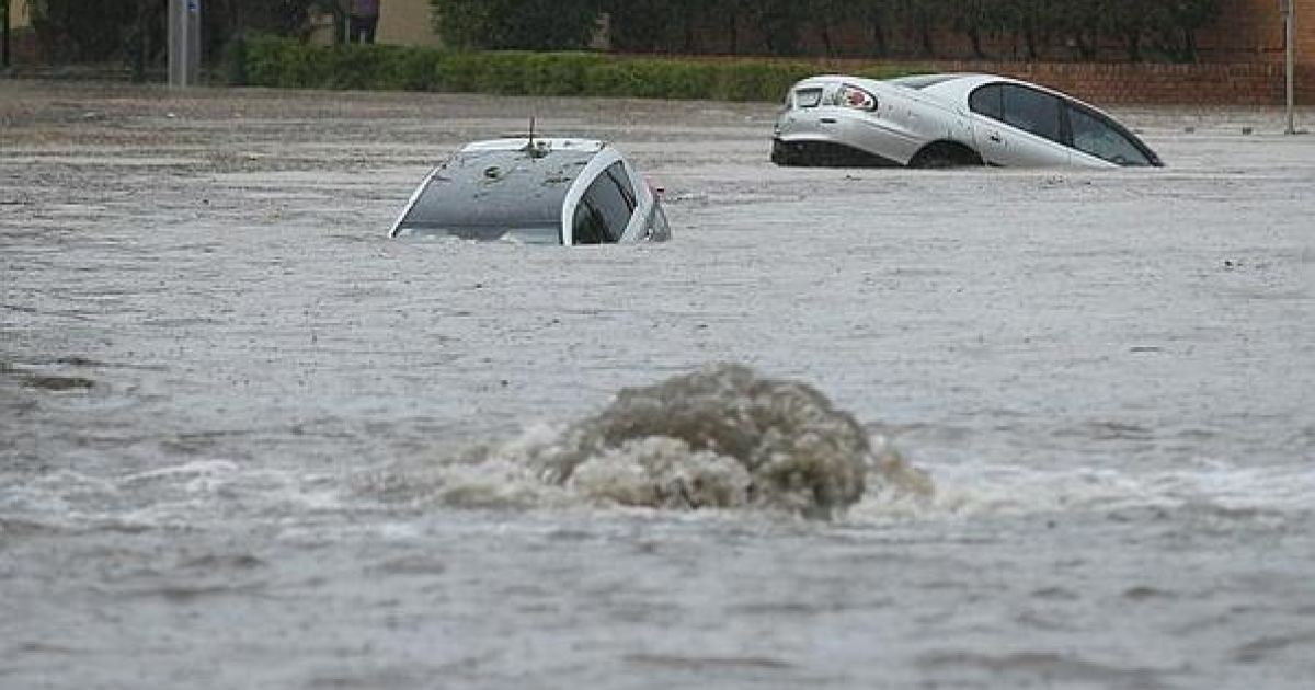 Руйнівна повінь у Японії: країна потерпає від потужного урагану та шторму