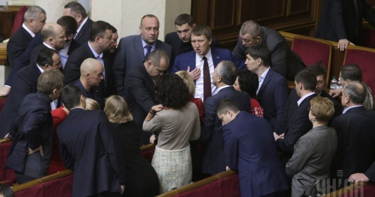 У парламенті створили комітети та обрали їхніх голів