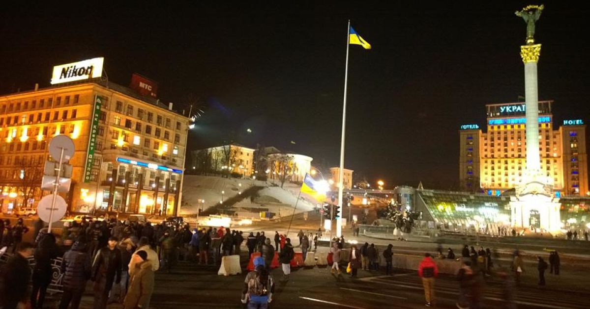 Близько ста студентів вимагали оновлення керівництва країни.