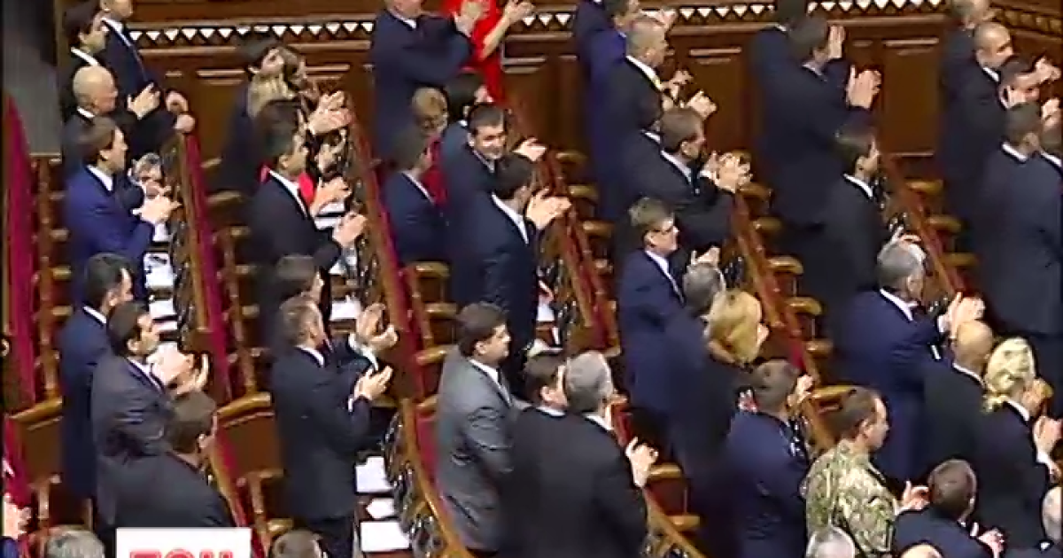 Парламент може дозволити іноземцям працювати в уряді