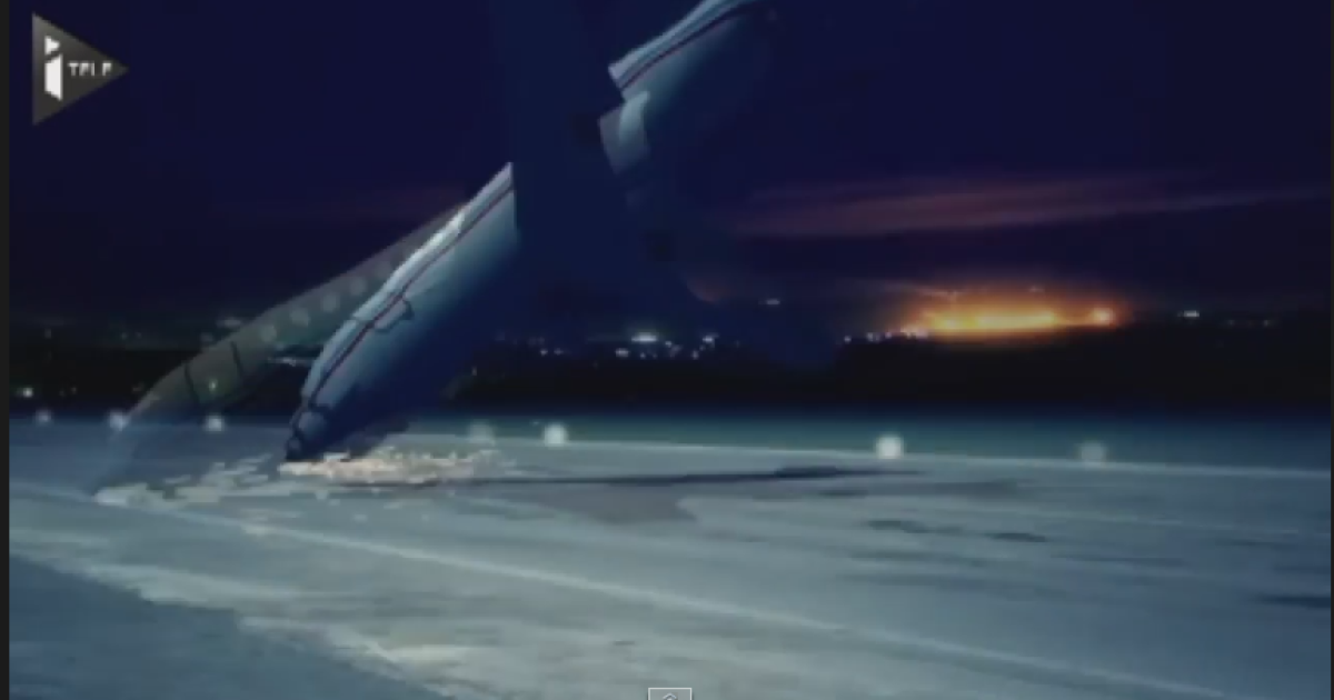 Літак перекинувся на злітно-посадковій смузі. Кадр з відео