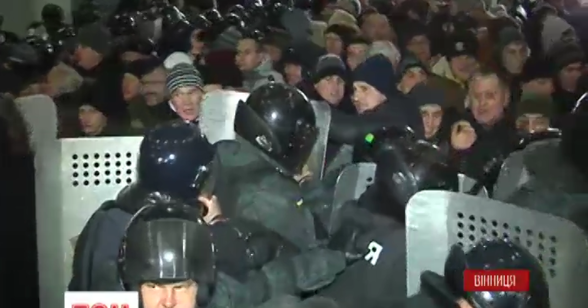 Семеро працівників міліції госпіталізовані