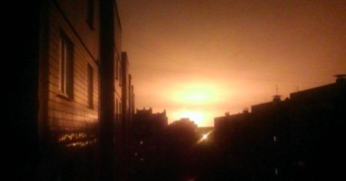 В небе над городом появилось облако из огня