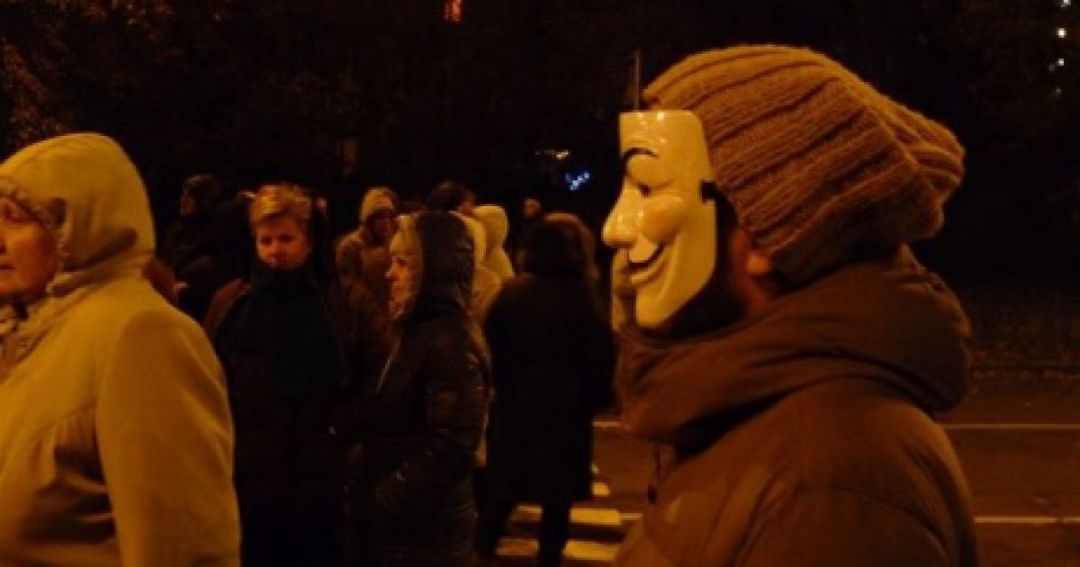 Люди обещают снова перекрыть улицу в случае нехватки тепла в квартирах