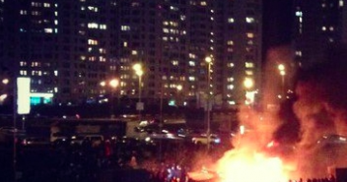Активісти вмовили пожежників не гасити вогонь