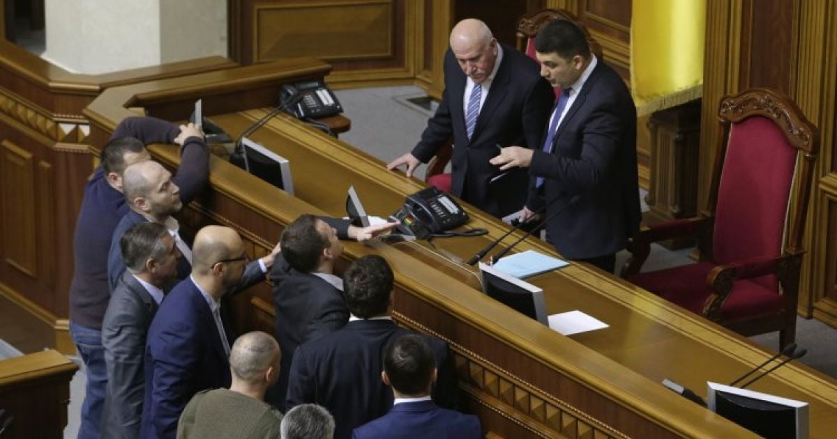 Нардепи знову зберуться у сесійній залі о 16:45