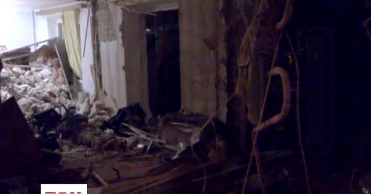 Рятувальники розбирають завали у житловому будинку