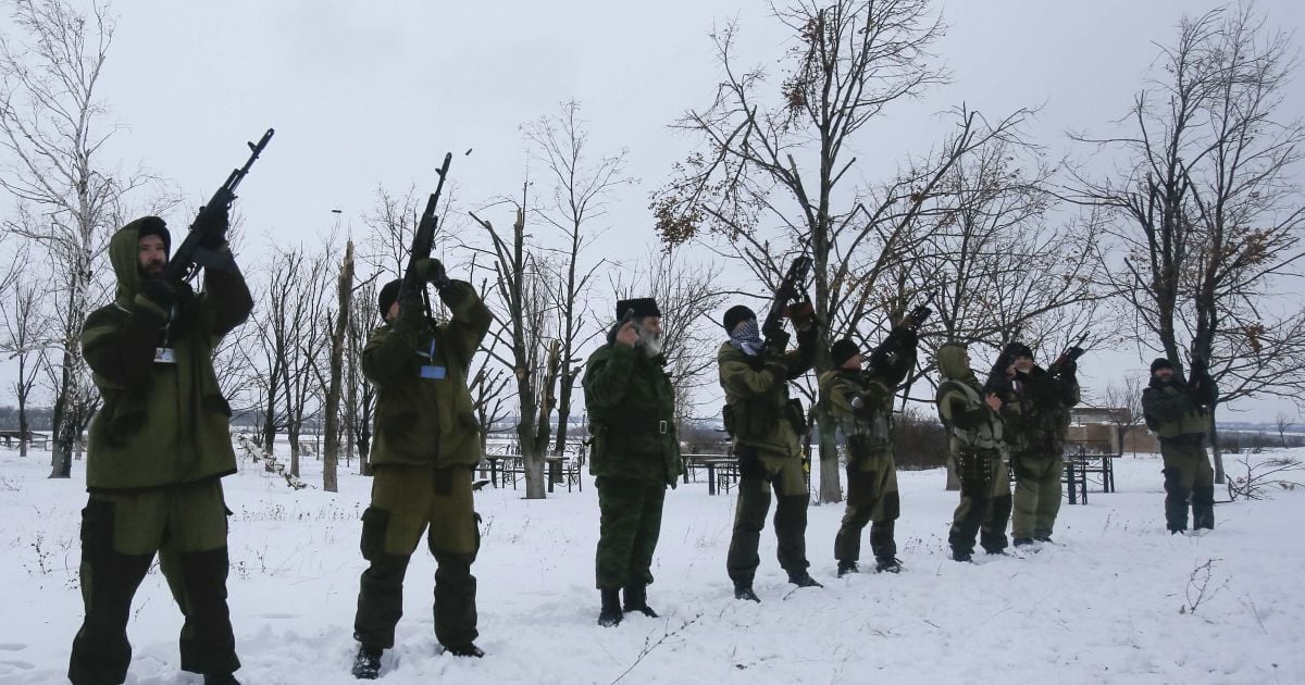 Бойовики муштрують своїх бійців для нових провокацій
