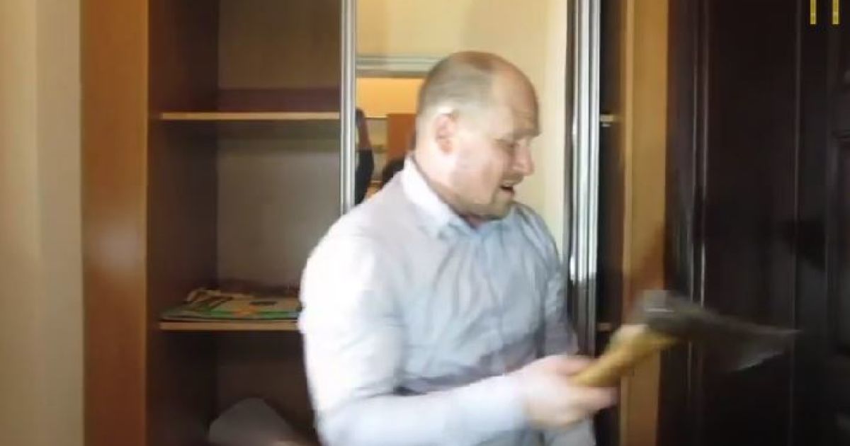 Каплин в Полтаве размахивал топором