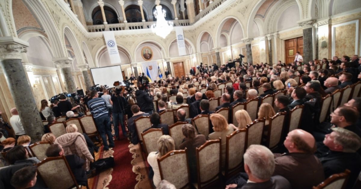 Президент побывал с рабочим визитом в Черновицкой области / © facebook.com/visitlviv.net