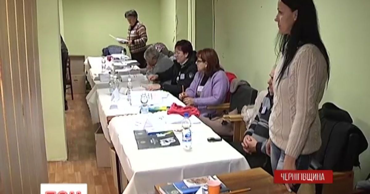 Члены избирательных комиссий ночь провели на улице