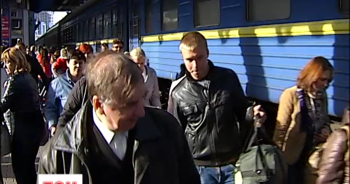 Из Донбасса массово бегут местные жители