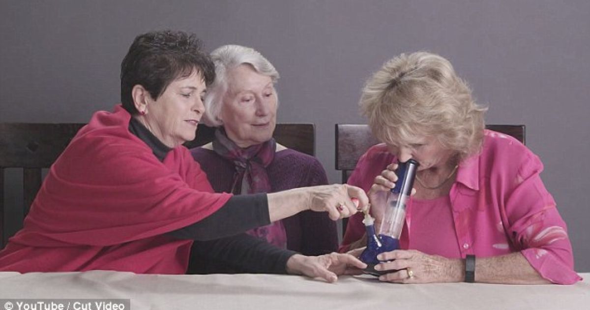 Бабушки с марихуаной сколько по времени выходит марихуана