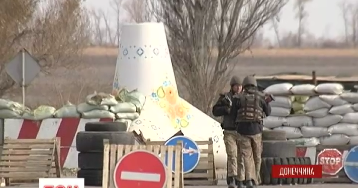 Боевики обстреливают окрестности Мариуполя, военные отвечают артиллерией