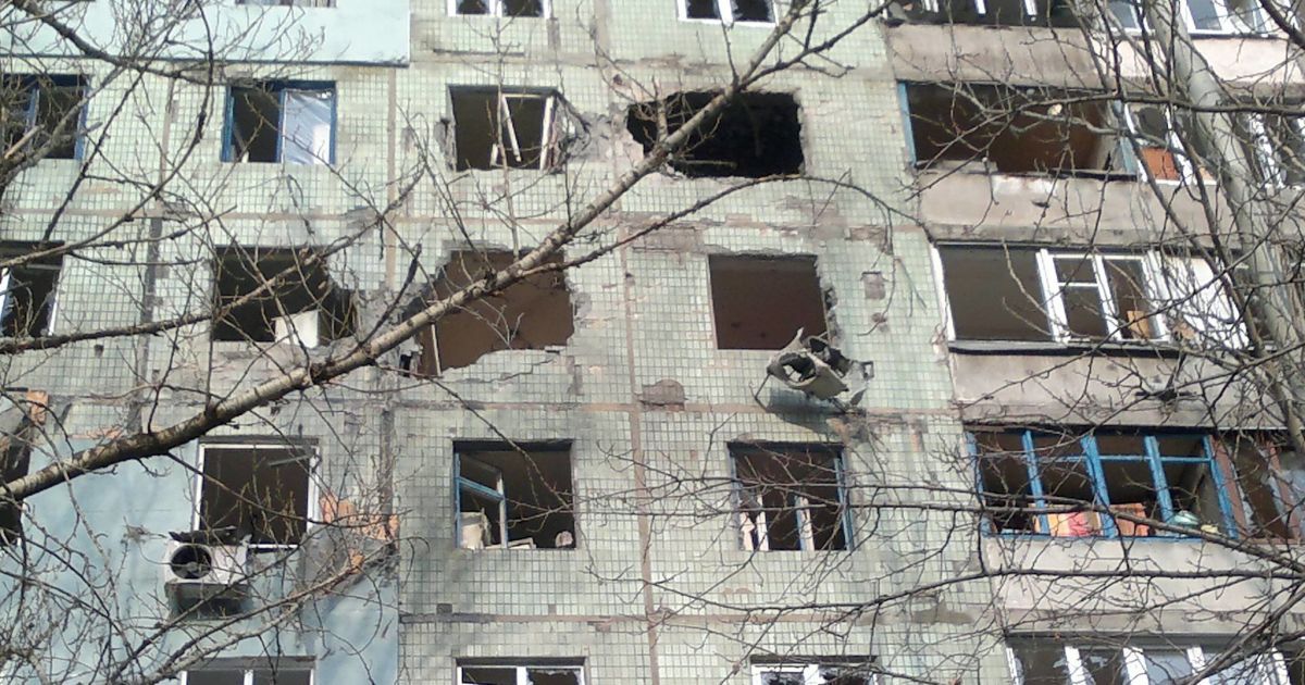 Авдіївку третій день обстрілюють бойовики