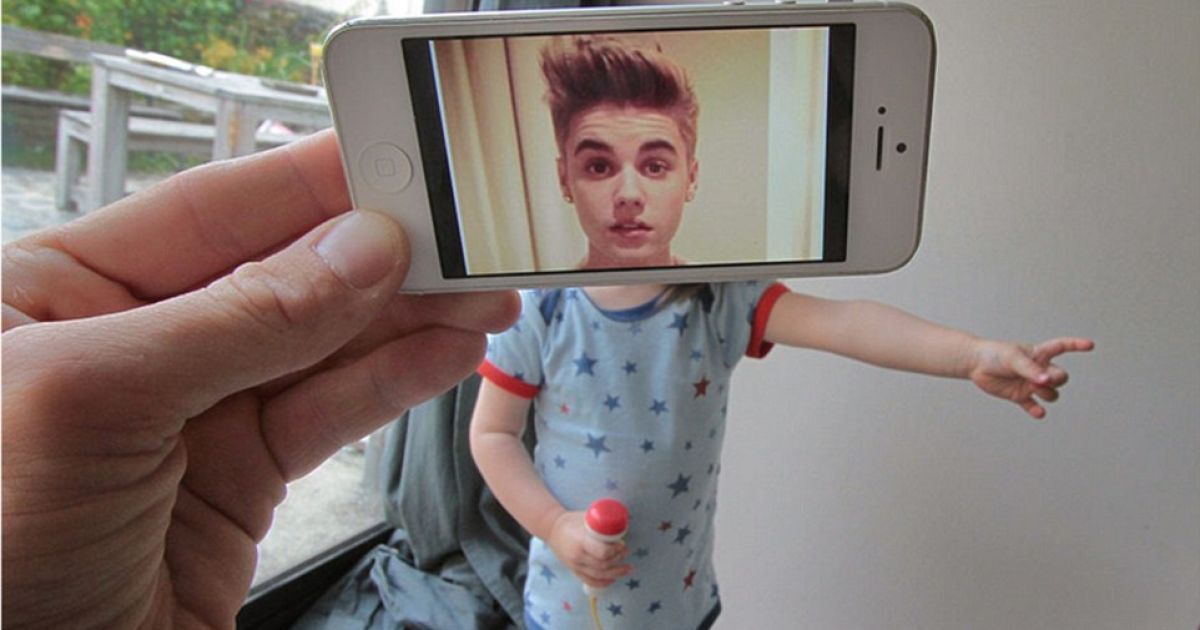 Фото чоловіка виявилися надзвичайно популярними, після того, як він поділився ними з друзями на Facebook / © dailymail.co.uk