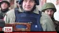 Активистка бросила под ноги Пореченкову пистолет