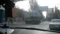 Боевики перекрывают танками дорогу к аэропорту, пишут в соцсетях