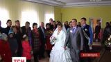 На Житомирщине празднуют свадьбу бойца, раненого в АТО