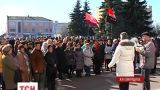 У Бердичеві близько 300 людей пікетували 63 окружком, вимагаючи перерахунку голосів