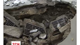 У Києві вантажівка із каменем у кузові пішла під асфальт
