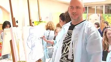 Українські зірки взялися за пензлі, щоб допомогти хворим дітям