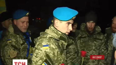 В Житомир полсотни бойцов вернулись из зоны АТО домой в отпуск