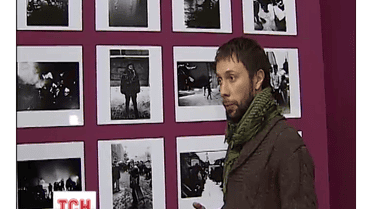 Выставку фотографий с Майдана открыли "Художественном арсенале"