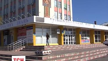В Донецком национальном университете сегодня праздник первого звонка