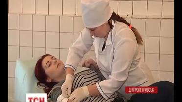 У Дніпропетровську майже тисяча студентів і викладачів здавали кров для бійців АТО