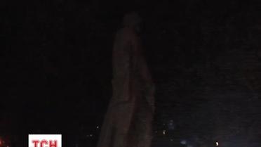 У Запоріжжі місцеві активісти так і не змогли повалити пам’ятник Дзержинському