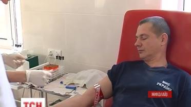 Кровь для раненых бойцов сдавали в Николаеве местные спасатели