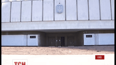 ЦВК збирає дані про порушення, псування бюлетенів та провокації