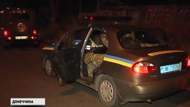 Диверсанты взорвали фугас под украинской военной колонной