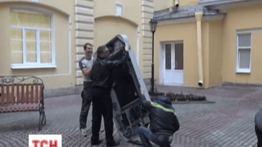 В российском Петербурге снесли памятник Стиву Джобсу