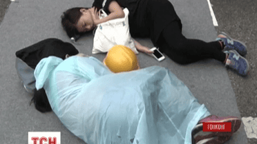 У Гонконгу протестують із феєрверками