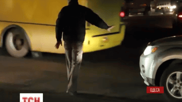 В Одесі наводити лад на перехрестя вийшли звичайні містяни