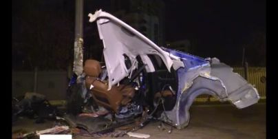 В Киеве «Maserati» врезался в столб и разлетелся на несколько частей
