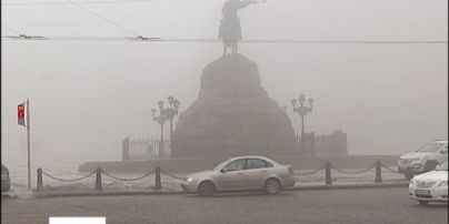 Киев накрыло плотной молочно-облачной завесой