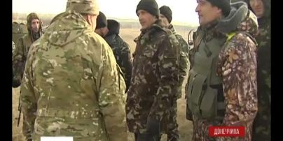 Под Мариуполем защитники готовятся воевать с танками