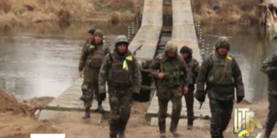 Военные АТО построили мост через Северский Донец