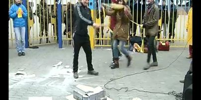 Защитники кинотеатра " Жовтень " уже под ЦИК