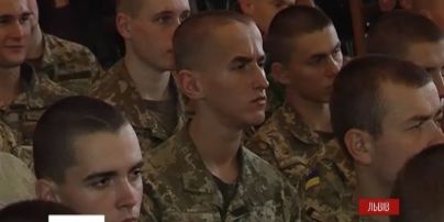 Преодолеть психологические проблемы солдатам АТО во Львове помогают органной музыкой