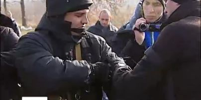 Киевские милиционеры провели тренировку по медицинской помощи приближенную к условиям войны