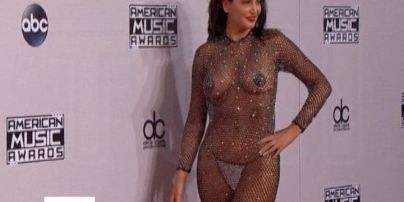 Звезды красовались впечатляющими нарядами на красной дорожке American Music Awards
