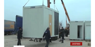 Модульный городок для переселенцев из Донбасса собирают в Запорожье